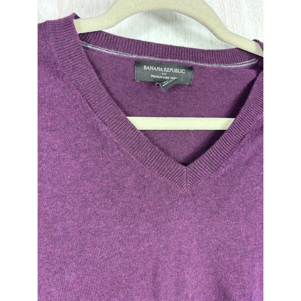 Banana‎ Republic Luxe Cashmere Silk Sweater Womens M Purple V Neck Quiet Luxury